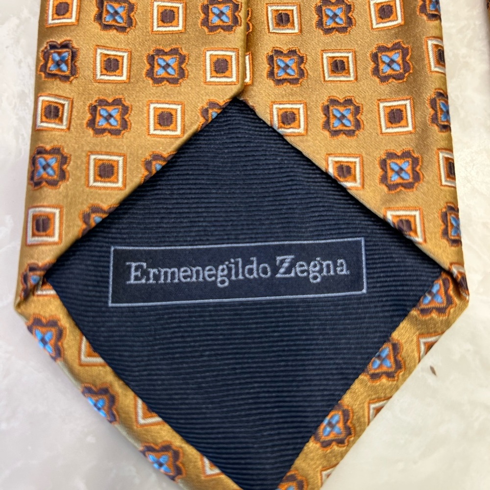 Ermenegildo Zegna Luxurious Silk Geometric Patterned Tie - Gold & Blue, Italian - Picture 5 of 13